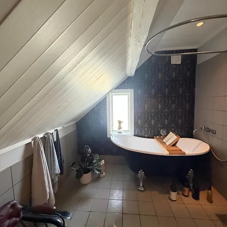 Rosegarden Villa